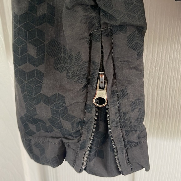 Bench Jacket Size M 🥰🥰 - Picture 3 of 5